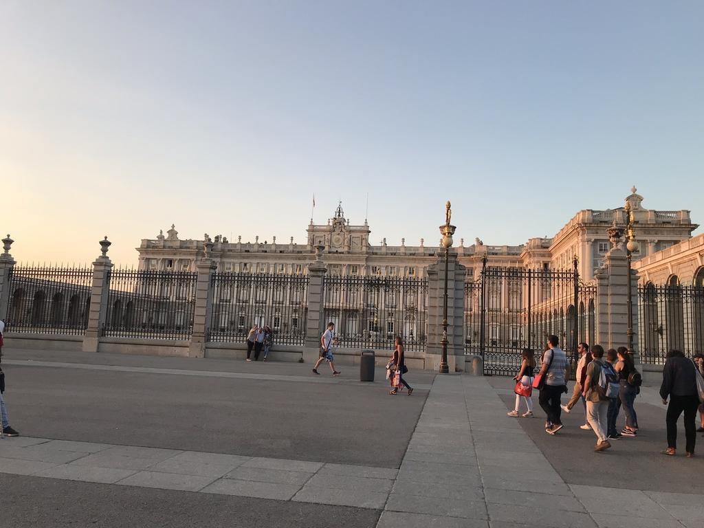 Latina Palace Madri Exterior foto